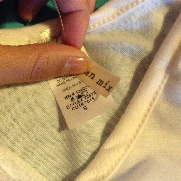 💥TRADED💥NWOT cross top - Picture 3 of 4