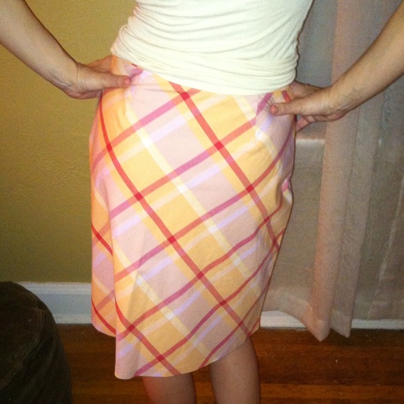 Spring skirt - Picture 3 of 3