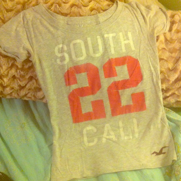 ***Trade***Off-shoulder hollister shirt