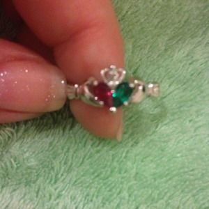 10K White Gold Claddagh Ring