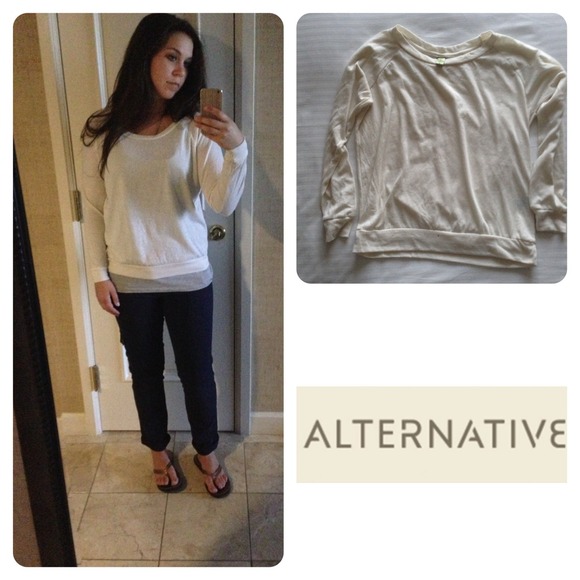Lone sleeve shirt