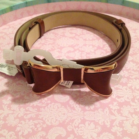 New York and Company bow belt! 🎀