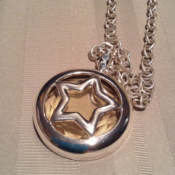 Statement necklace