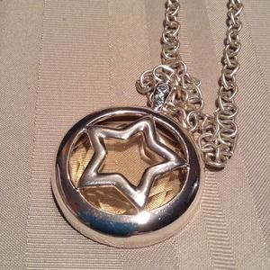Statement necklace