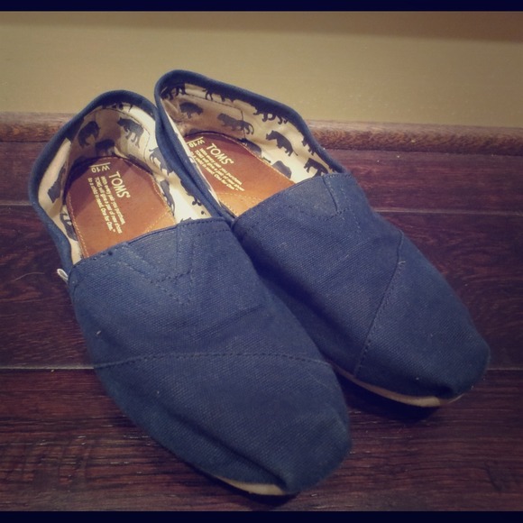 Navy blue TOMS