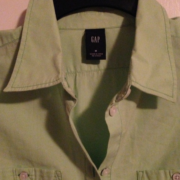 Summer Top✨Reduced✨ - Picture 4 of 4