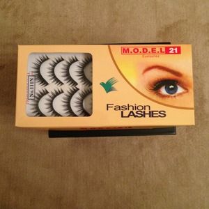 -Sold- @cierawilford. 2 BOXES! Model 21