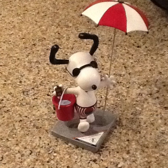 FUN IN THE SUN SNOOPY FIGURINE (very very Rare)