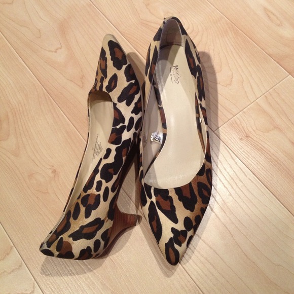 Leopard Pointed Kitten Heels
