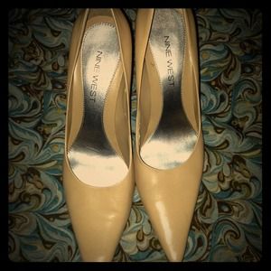 New Nine West Nude Pumps