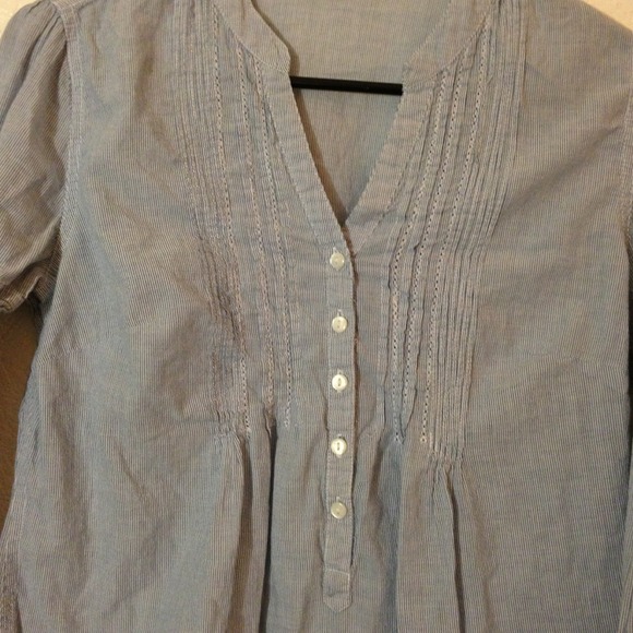 ⛔Sold⛔Super cute top. White and blue tiny stripes. - Picture 2 of 4