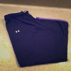 Bundle for stacy_bo! UnderArmour & cream top!