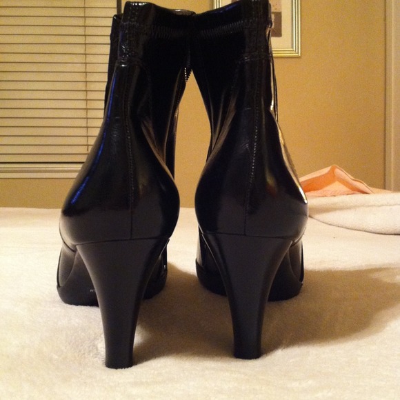 SOLD!!!!!!!!! Gorgeous Franco Sarto boots!!!! - Picture 3 of 4