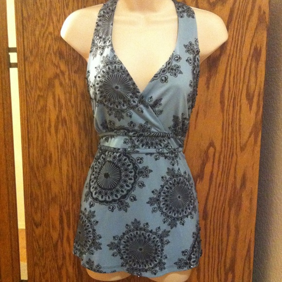 ❗REDUCED❗INC tank with sequins SzL