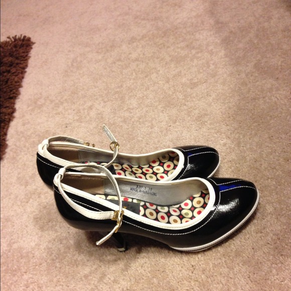 Black-white shoes