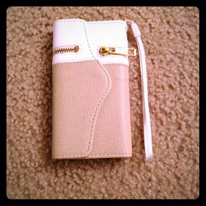 Iphone 5 case clutch
