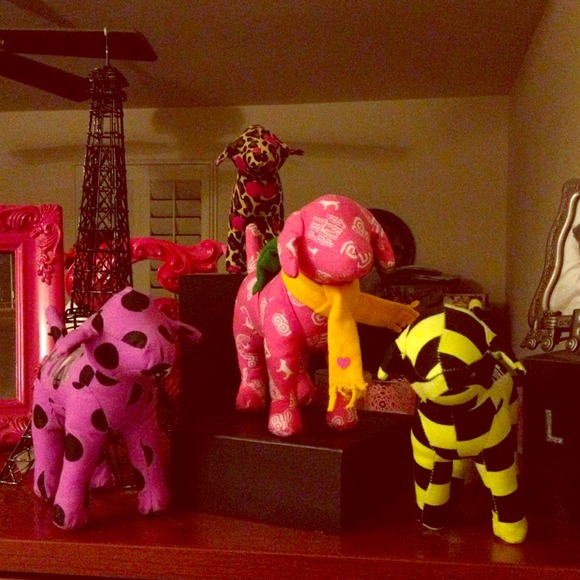 Vs Dogs & Eiffel Tower Decoration