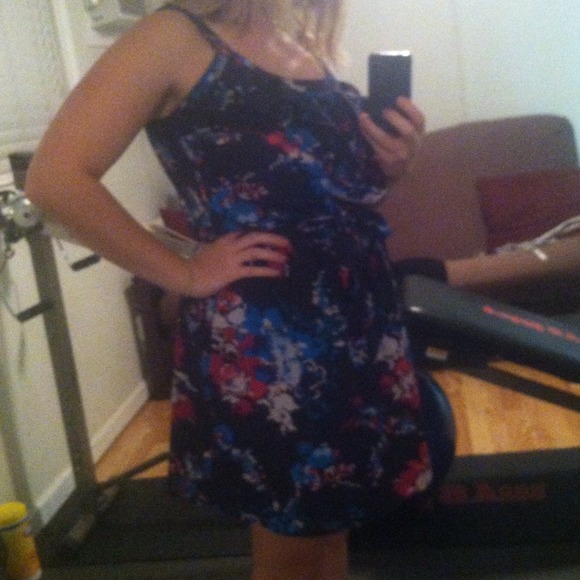 SOLD Express floral ruffle neck dress - Picture 2 of 3