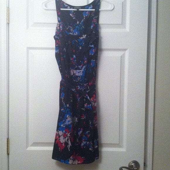 SOLD Express floral ruffle neck dress - Picture 3 of 3