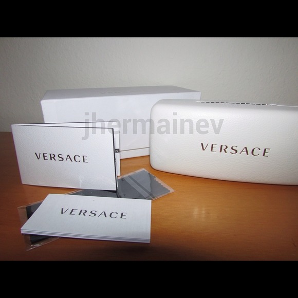 ❌Bundle❌Versace Sunglass Case