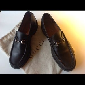 Authentic Gucci women's horsebit buckle loafers.