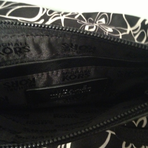 Handbag - Picture 2 of 3