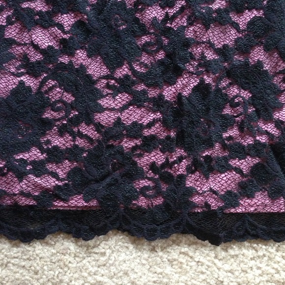 🎉HOST PICK🎉 Karen Kane lace skirt - Picture 3 of 4