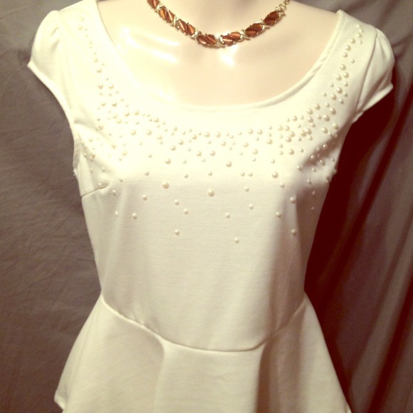 NEW Charlotte Russe Fancy Pearl Top size medium