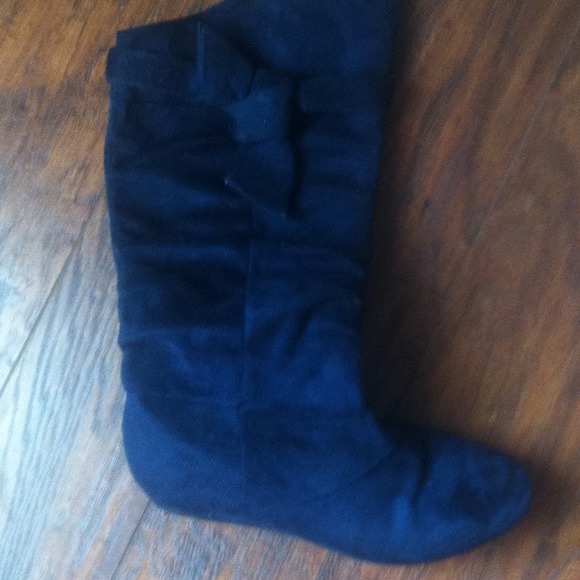 Navy suede boots w/ bow