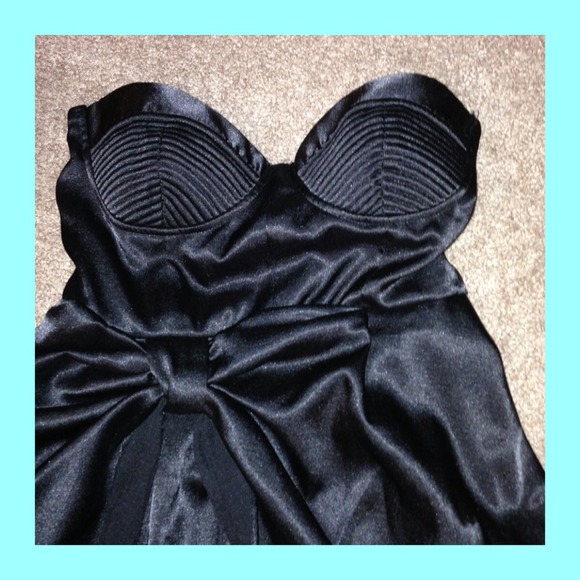 Little black dress - Picture 2 of 2