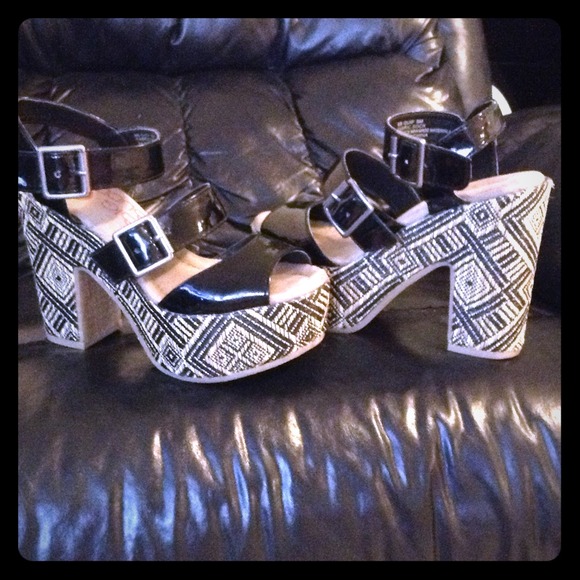 Big Buddha sandals flash sale markdown to $20.