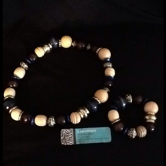 Wooden necklace & matching Bracelet