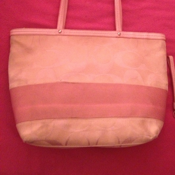 💯 Authentic Gorgeous pink Coach tote.