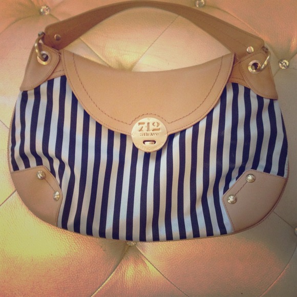 Henri Bendel Shoulder Bag! 💋