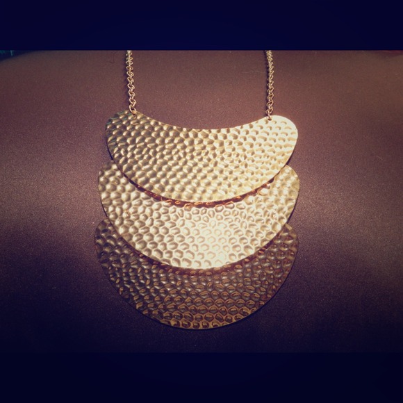 Gold ( fake ) layered necklace.