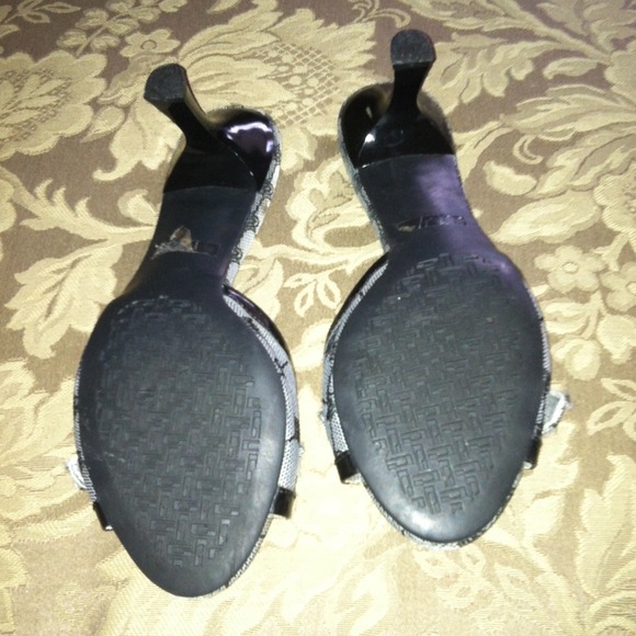 Shoes - Picture 4 of 4