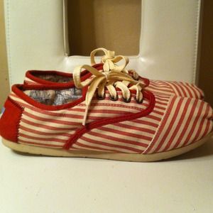 ON HOLD##  TOMS Red & White Stripe