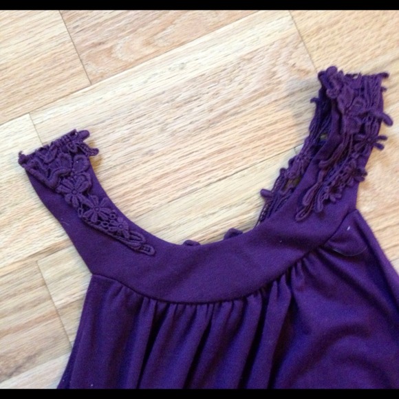 Comfortable tank with intricate detailing! - Picture 3 of 3