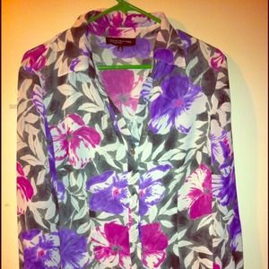 🌻SOLD !! Flowy flowery long sleeve button up top