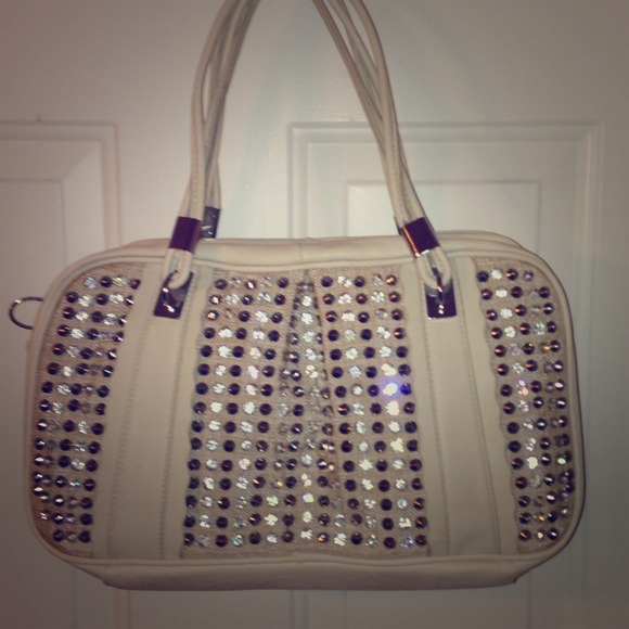 🆕Cream leather bag w/rhinestones and silver studs - Picture 1 of 4