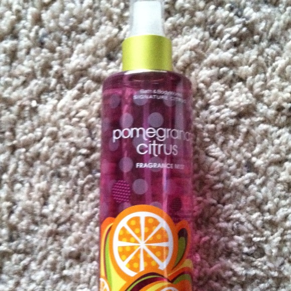 ❌TRADE❌Bath& Bodyspray. Pomegranate Citrus **NEW**