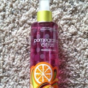 ❌TRADE❌Bath& Bodyspray. Pomegranate Citrus **NEW**