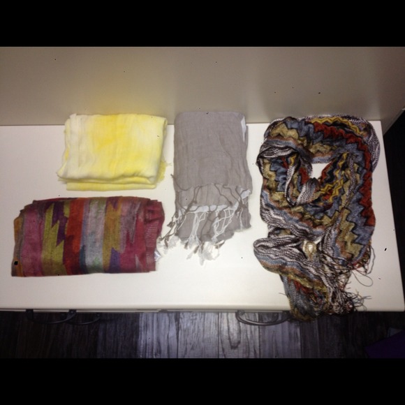 **SOLD**Bundle of 4 scarves.