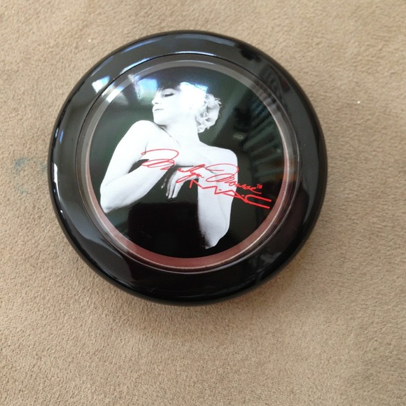NIB Mac LE Marilyn Monroe the perfect cheek blush