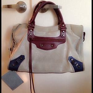 (SOLD)Authentic Balenciaga. Arena Tri-color City