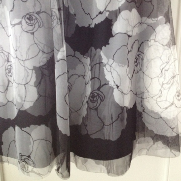 BCBG Retro Inspired Cocktail Dress - Picture 5 of 5