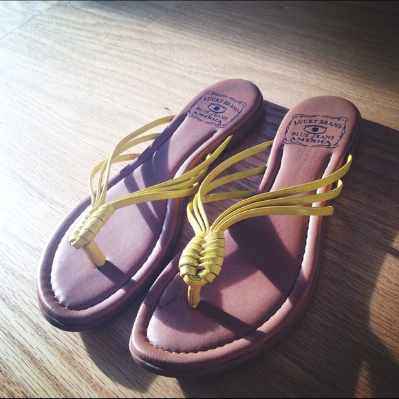 Lucky Brand Shoes - 🚩Bundled🚩Lucky brand yellow flip flops