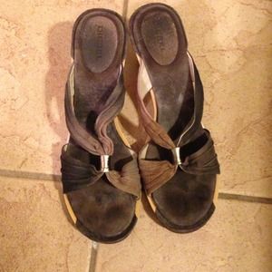Brown wood sandal