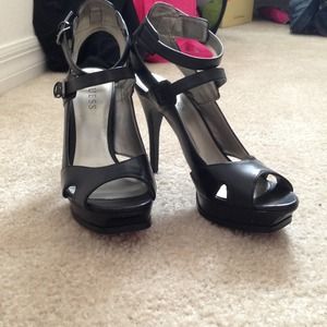 On hold for @livvv 😊