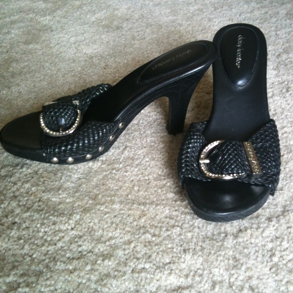 High heels - Picture 2 of 4